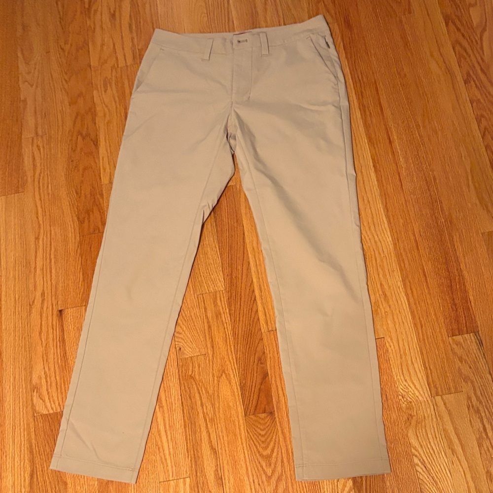 UNTUCKit Men's Khaki Chinos 30 x 32 straight fit